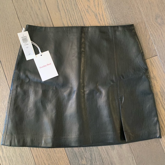 Aritiza Tatiana skirt - Picture 2 of 2